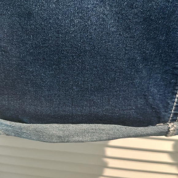 NWT Oak & Vine Denim Capris with jeweled back pockets, comfort fit and stretch. - Picture 6 of 11